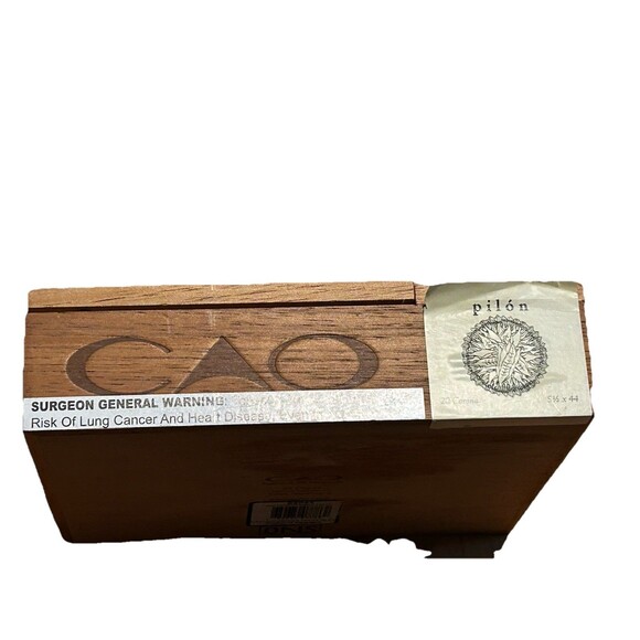 Cao Pilon Robusto Empty Wooden Cigar Box 8.75x6x2 - Picture 4 of 6